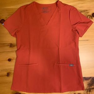 Figs Casma Top “Clay” color Small